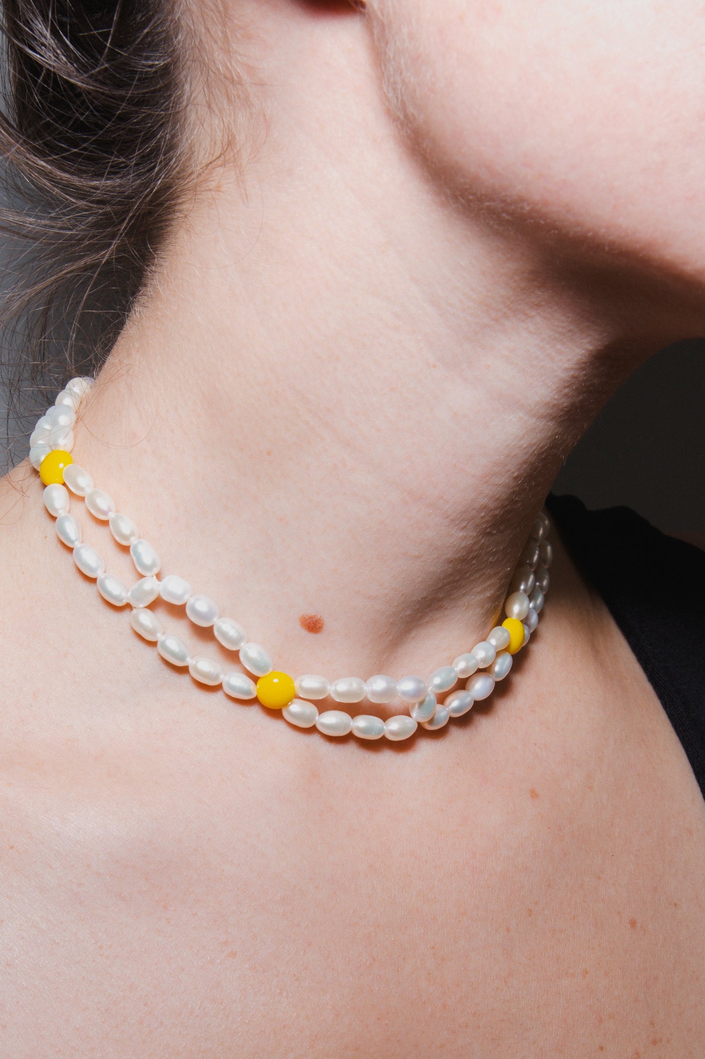 The loops pearl chocker